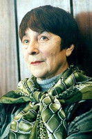 Evgeniya Tudorashku as Mother of Laur Balaur