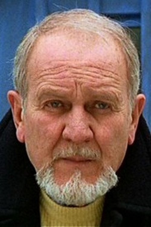 Lucio Rosato as Kadar's Man