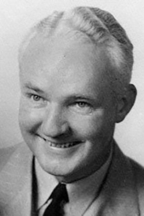 Frank McLure as Restaurant Patron (uncredited)