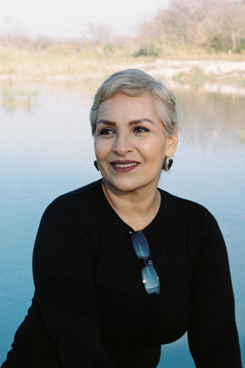 María del Carmen Díaz as Neighbor