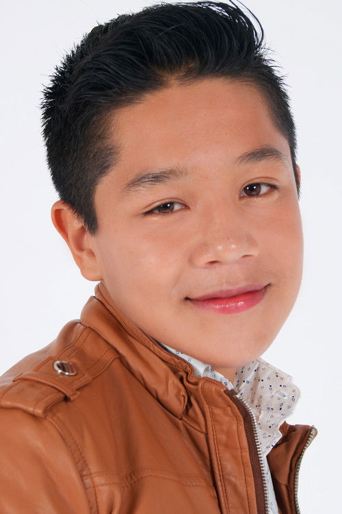 Emiliano Mondragón as Claudio