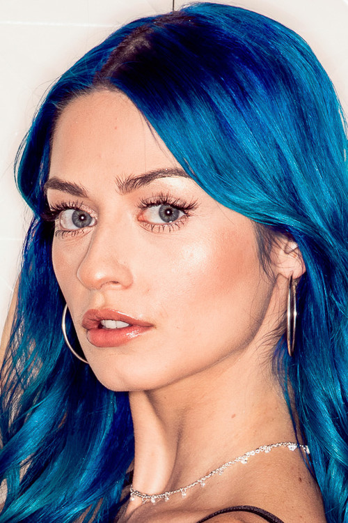 Jewelz Blu as Jenna Martin