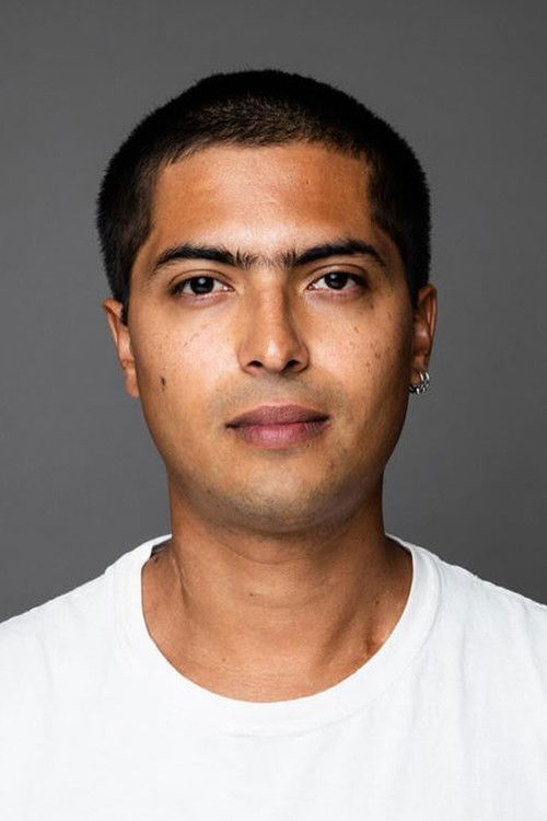 Juan Pablo de Santiago as Simón