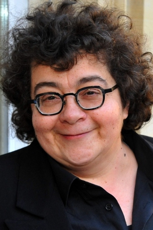 Juliette Noureddine as Self