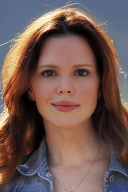 Viviane Victorette as Letícia