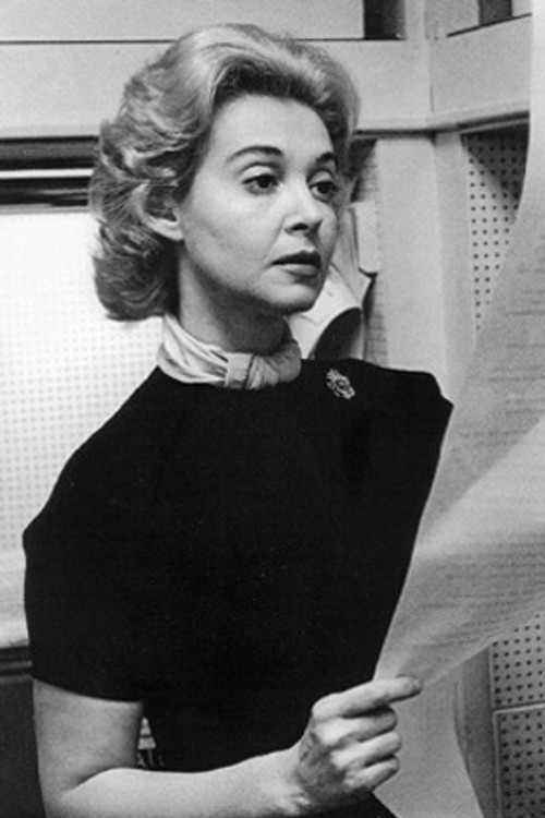 Lisa Howard as Chloe Donovan