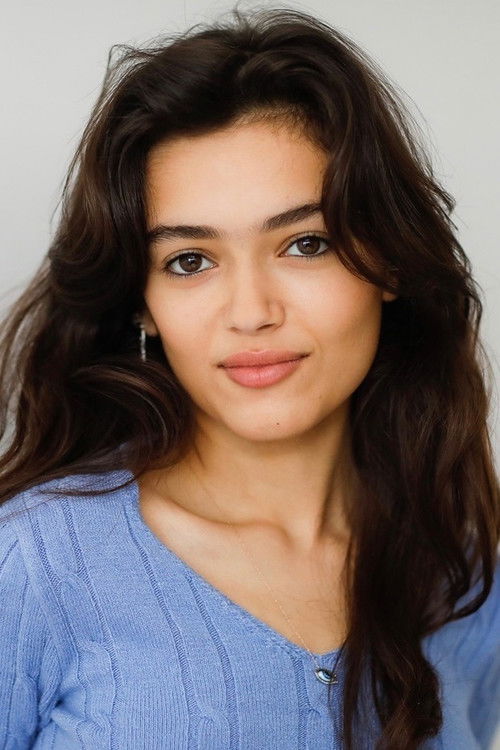 Nelia Da Costa as Mona 9 ans