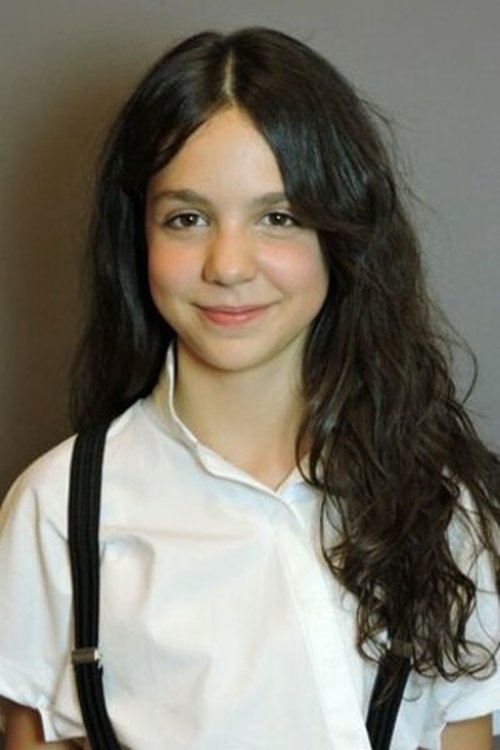 Nicole Valle as Alisa