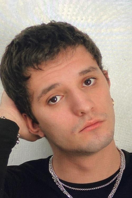 Máximo Hollander as Fernando