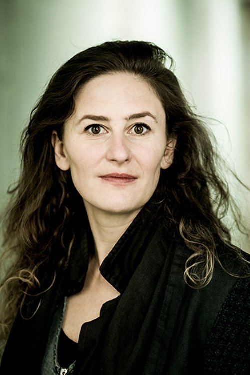 Janne Desmet as Dame station