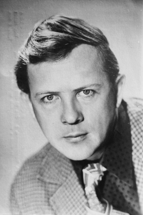 Valeri Malyshev as Кравченко, участковый инспектор