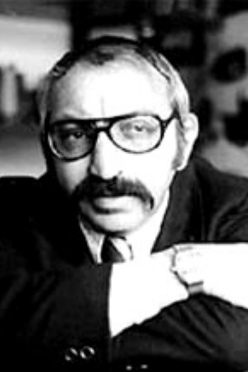 Jorge Fegán as Man at the pawn shop