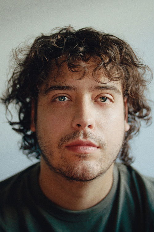 Luke Fisher as Riley Reynolds