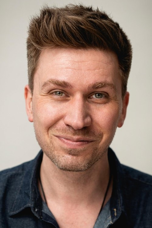 Chris Ginesi as Richard Kusser