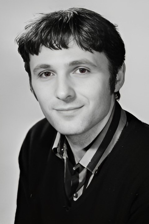 David Sumner as George Mallon