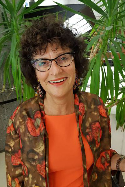 Eva Maria Giegl as Self - Paleogeneticist