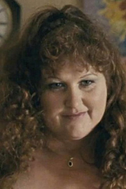 Kathryn Wissell as Suzanne