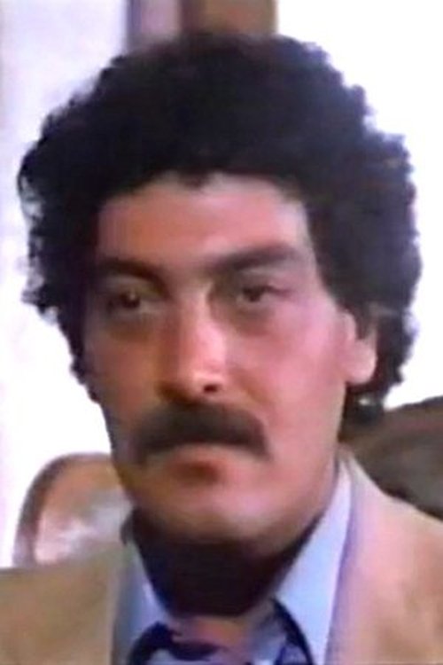 Giuseppe Curia as Man in Cinema (uncredited)
