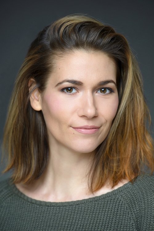 Kristina Sandev as Lili Nista