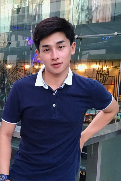 Wuchcharapol Phringtrakool as 