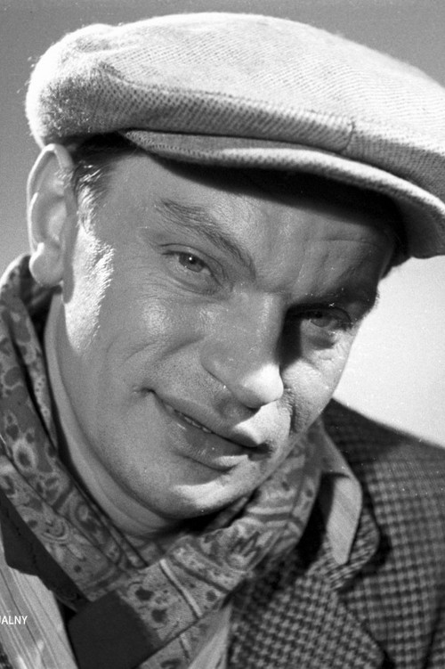 Leonard Andrzejewski as Elevator Repairman (uncredited)