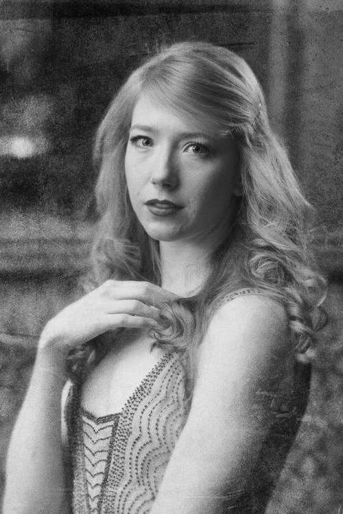 Annie Rigney as Nicole