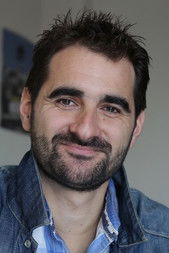 Thomas Arnaud as Homme bar 2