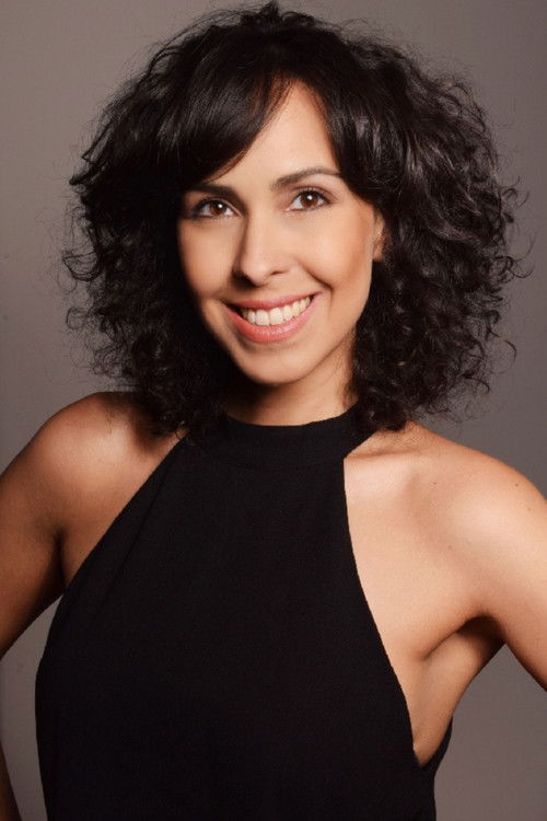 Cristina Freitas as Pietra