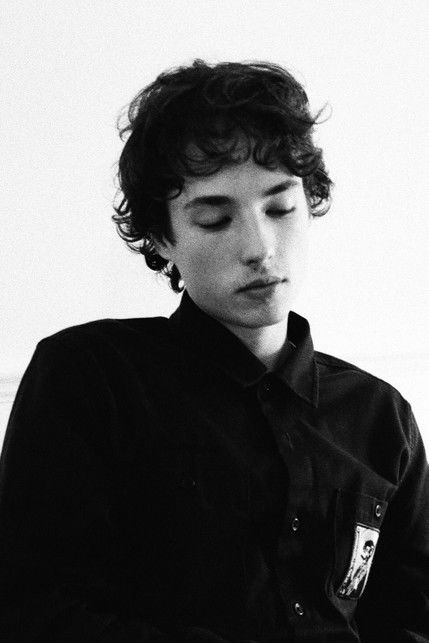 Léopold Kraus as Le fils de Gabrielle