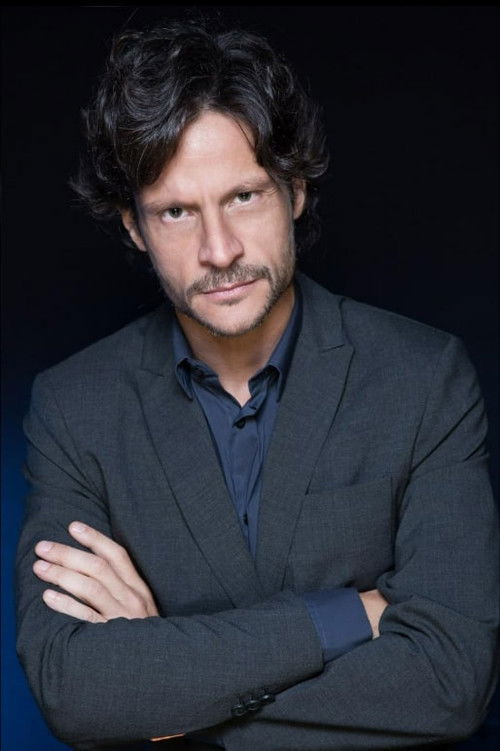 Andrea Sartoretti as Gaetano / poliziotto
