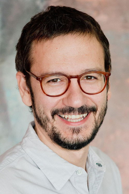 David Serrano as Padre de David