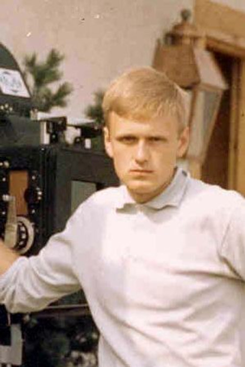 Bo Arne Vibenius as Hot Dog Vendor (uncredited)