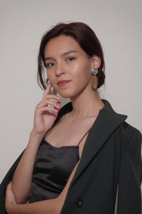 Fabi Rodriguez Peruyero as Angie