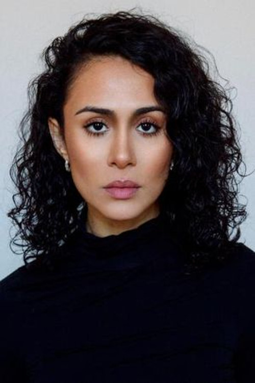 Roshi Hoss as Sascha