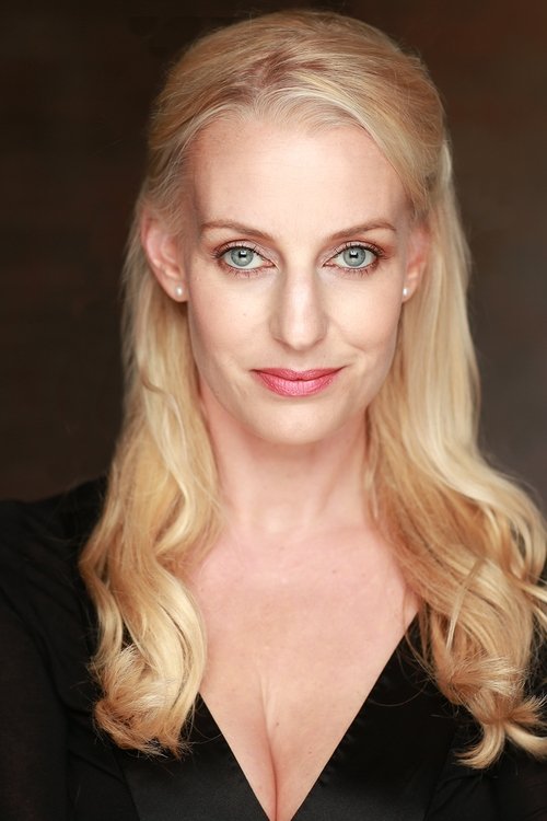 Amy Diggins as Mia