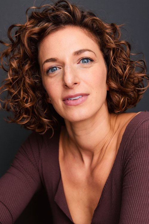 Fredi Bernstein as Lea