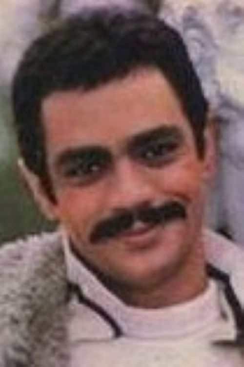 Changiz Vossoughi as Morteza
