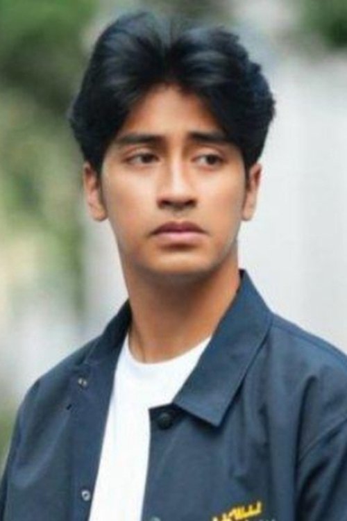 Abidzar Al-Ghifari as Ezra