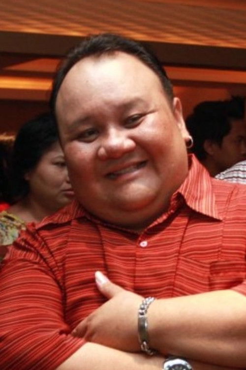 Ronny Dozer as Aam Khanam