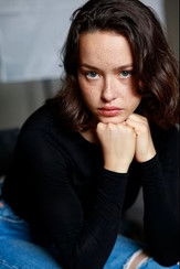 Eloïse Kafui as Angèle Croiset