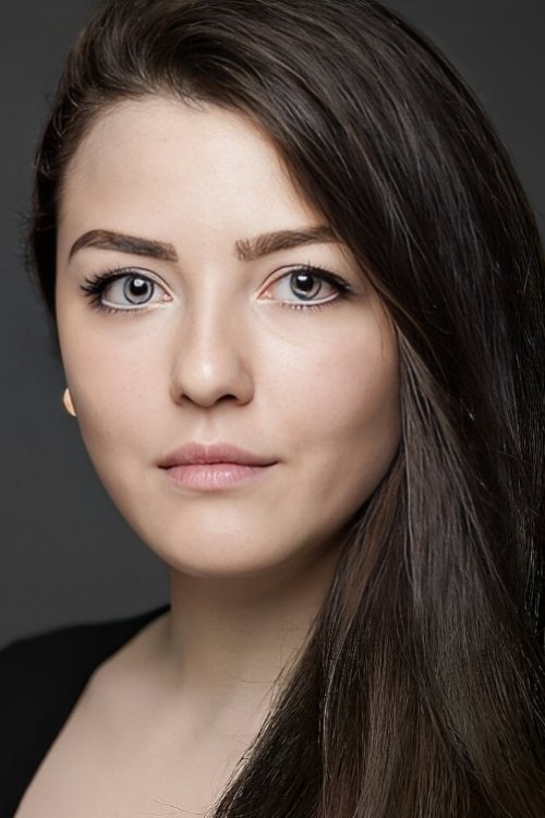 Elif Özkul as 