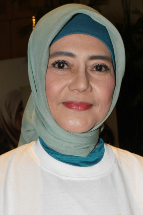 Wieke Widowati as Ibu Euis