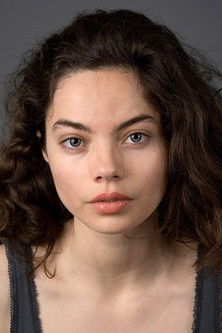 María José Weigel as Alice