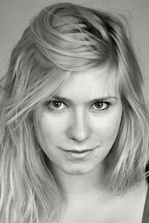 Niké Kurta as Saci barátnője