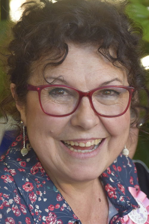 Dolors Sànchez as Abuela