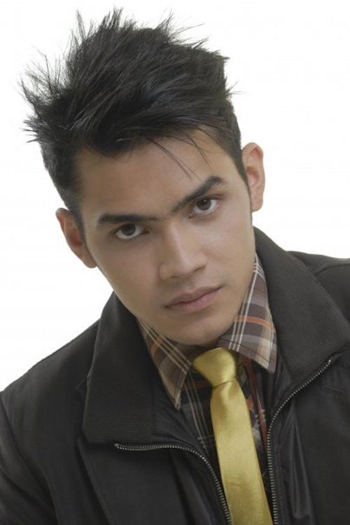 Jonas Rivanno as Fly