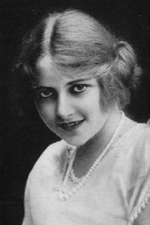 Muriel Ostriche as Margot