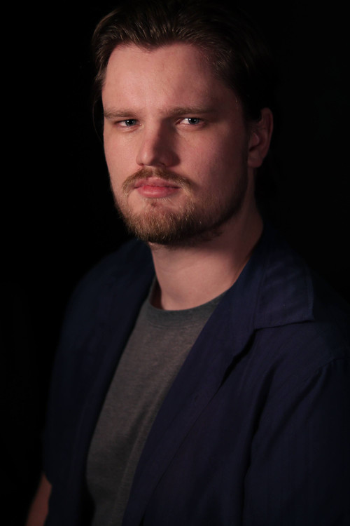 Austin Nichols as Liam