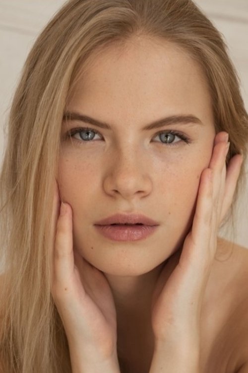 Isis Guillaume as Chloé