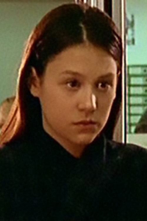 Ivna Bluck as Lulú